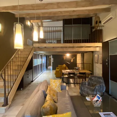Apartment Le Loft Duplex, 2 Terrasses, Au Coeur Du Village Saint-Remy-de-Provence